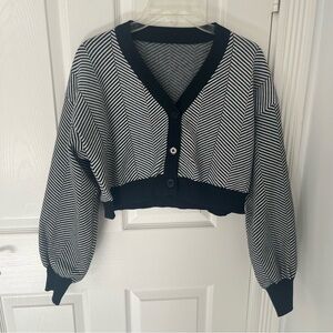 Women's Cropped Chevron Knit Cardigan in Black and White | Medium